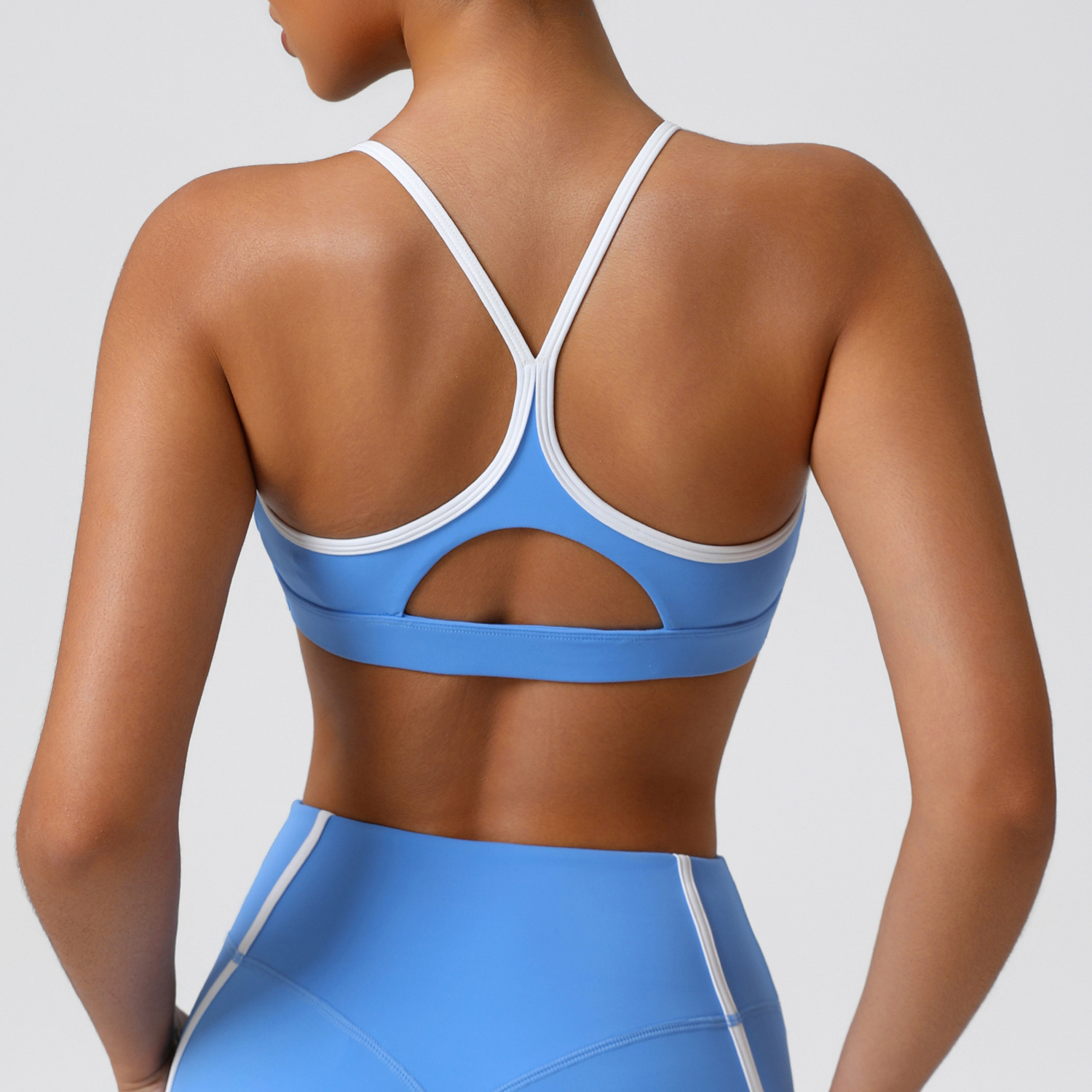 ملابس داخلية رياضية ناعمة ومرن - مراجعة Crop Top Crochet وسعره