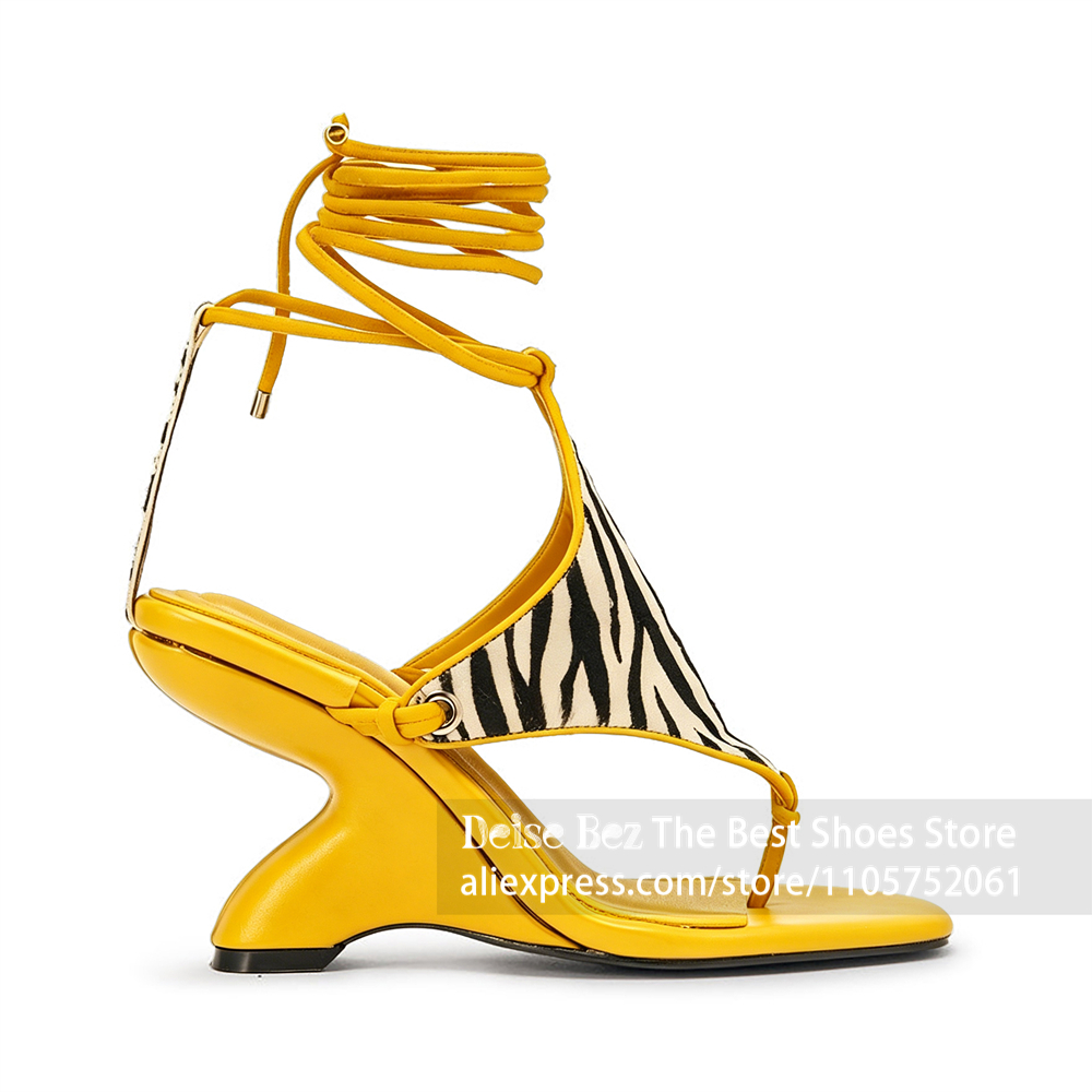 صنادل نسائية بكعب منحوت بنقشة  - مراجعة Sandal Strappy Heeled وسعره